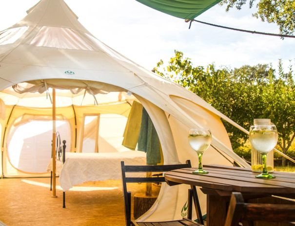 Tendas de Luxo no Figueirinha Ecoturismo