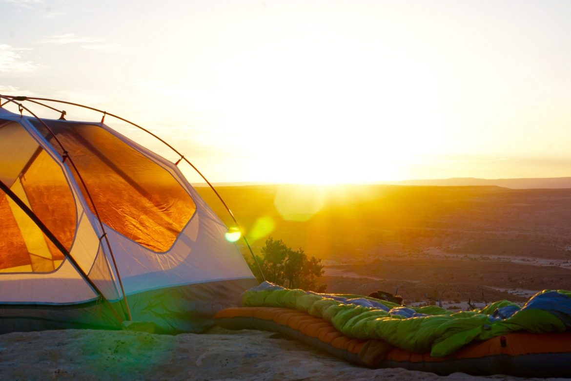 Tenda de Campismo tenda de campismo para camping com por do sol num acampamento